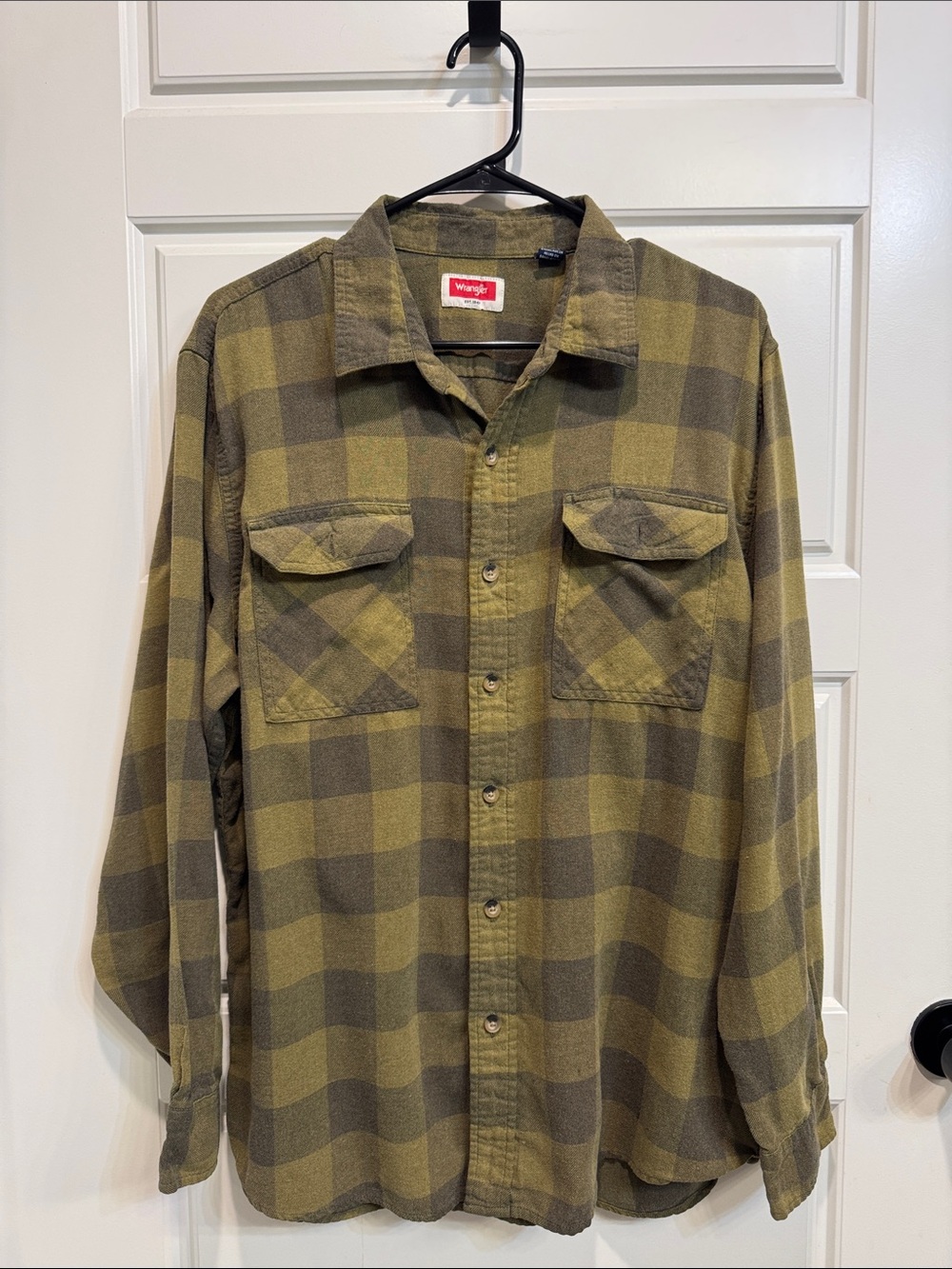 Wrangler Olive & Dark Green Plaid Button-Up Shirt